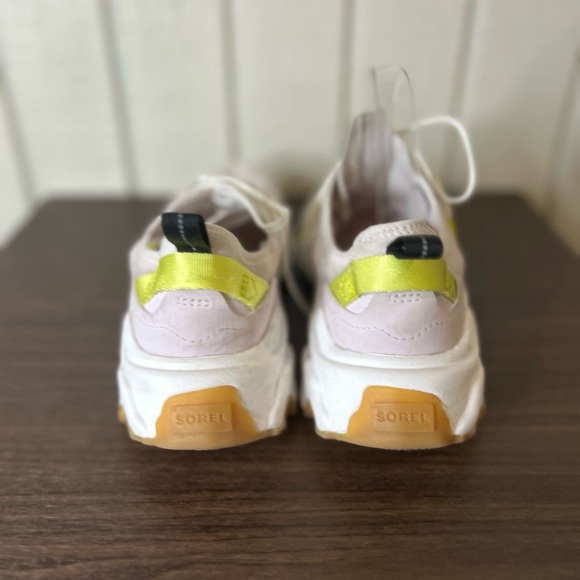 Sorel Kinetic Breakthru Tech Lace Sneakers, size 9. - Picture 6 of 9